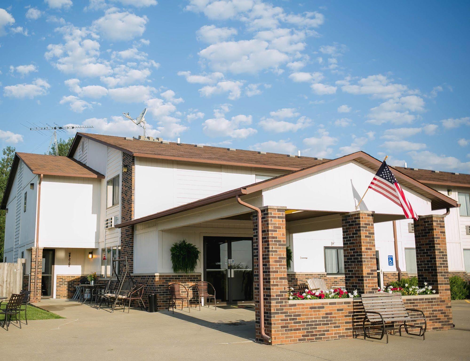 Covered Bridge Inn Winterset Exteriör bild